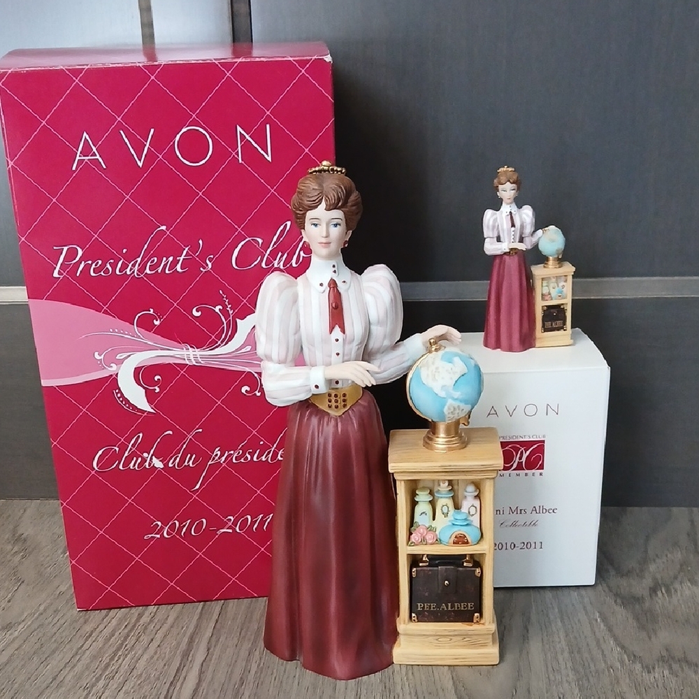 💕2010-11 Avon Mrs Albee Presidents Club Award Figurines